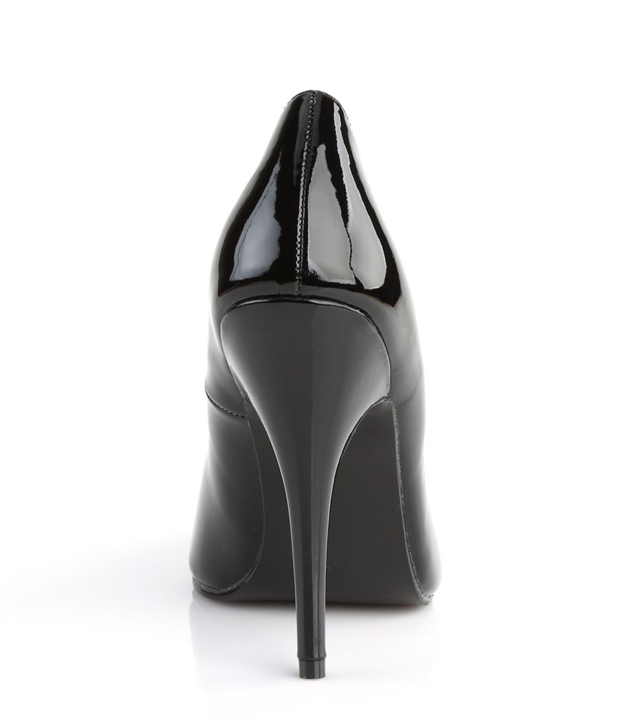 Chaussure fétiche noire pour BDSM.