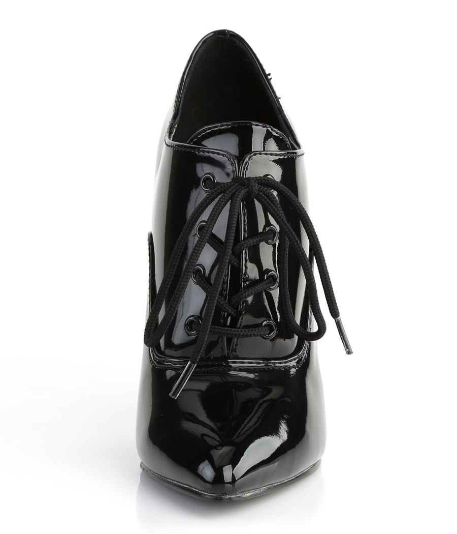 Chaussure fétiche à talon aiguille, escarpin Richelieu gothique.