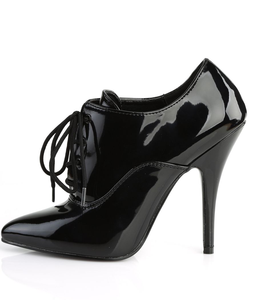 Stiletto androgyne, laçets fonctionnels, Boutique Hussy.
