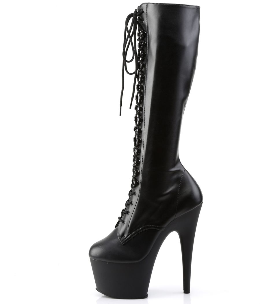 Détail du laçage et du talon aiguille des bottes ADORE-2023.