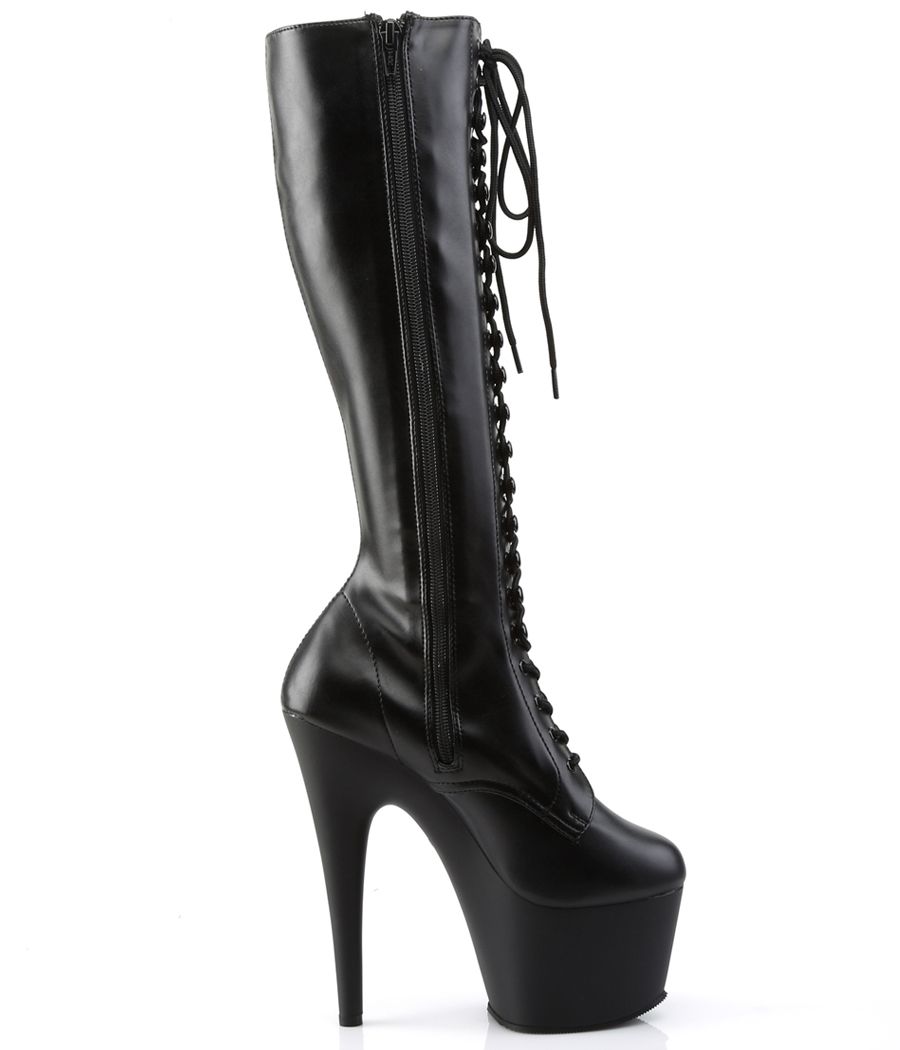 Détail du laçage et du talon aiguille des bottes ADORE-2023.