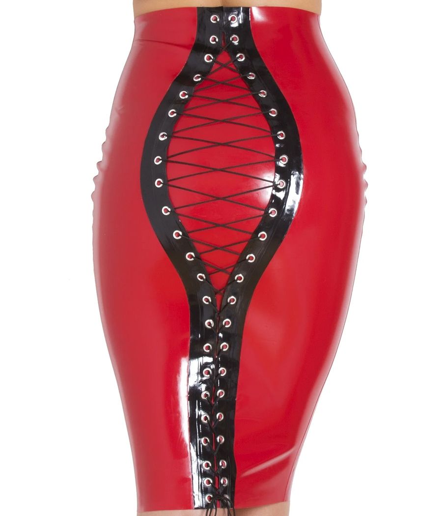 Jupe en latex à laçage pour tenue BDSM.